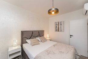 Luxury D Apartments