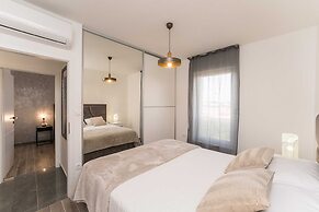 Luxury D Apartments