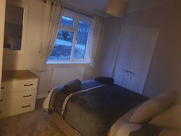 Pet Friendly 2-bed Luxury Lodge in Routh w/ Hottub