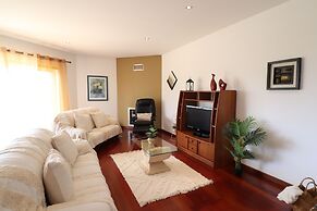 3-bed Townhouse With Pool in Albufeira Balaia