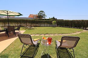 3-bed Townhouse With Pool in Albufeira Balaia