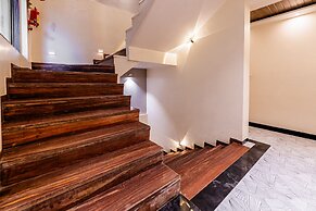 Itsy Hotels Golden Birds