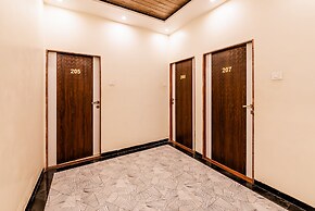 Itsy Hotels Golden Birds