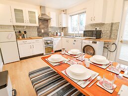 Avaelie House
