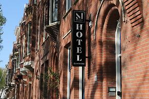 Mr.Lewis Hotel Rotterdam