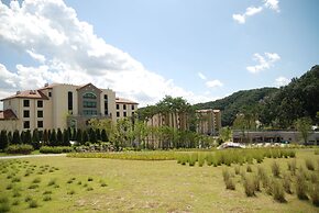 BAEKHAK JAYURO RESORT