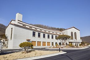 BAEKHAK JAYURO RESORT