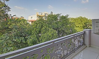 Treebo Aviraj Inn