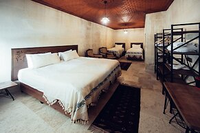 Azalea Terrace Cave Hotel