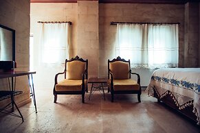 Azalea Terrace Cave Hotel