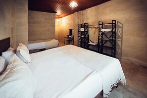 Azalea Terrace Cave Hotel