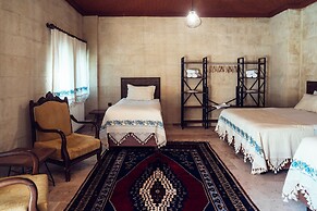 Azalea Terrace Cave Hotel