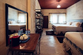 Azalea Terrace Cave Hotel