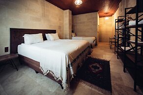 Azalea Terrace Cave Hotel