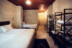 Azalea Terrace Cave Hotel