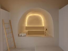 Elements Cave Suites