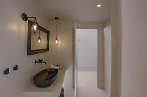 Elements Cave Suites