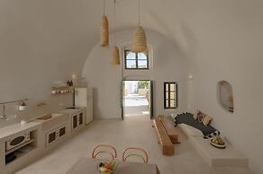 Elements Cave Suites