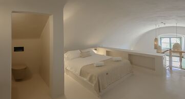 Elements Cave Suites
