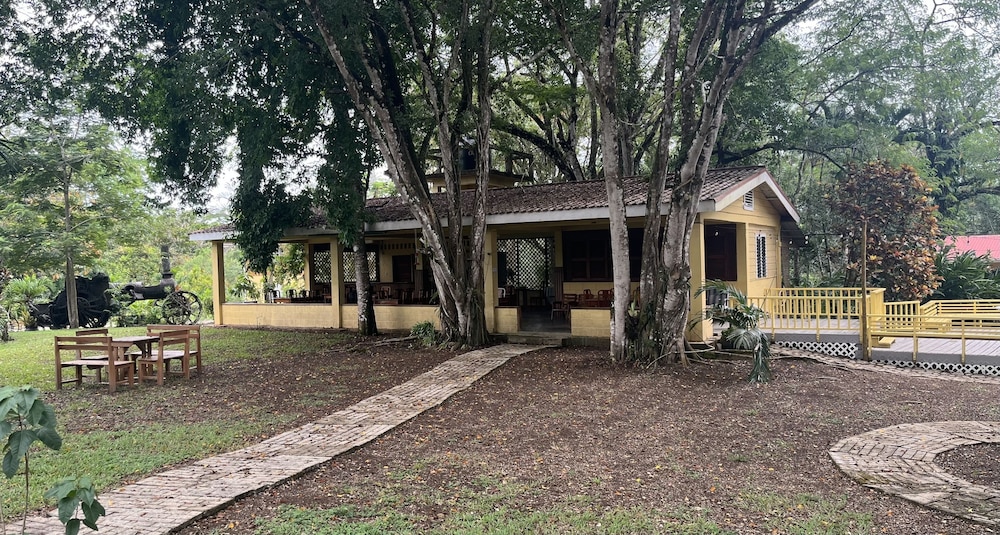 Warrie Head Resort