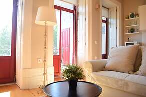 Liiiving - Vintage Balcony Apartment