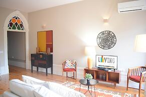 Liiiving - Vintage Balcony Apartment