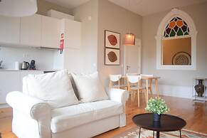 Liiiving - Vintage Balcony Apartment
