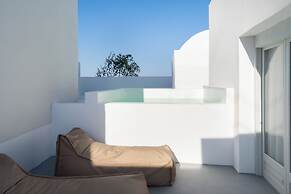 Cycladic Suites & Spa