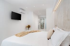 Cycladic Suites & Spa