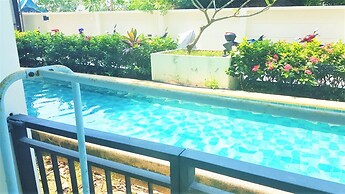 1 bed Condo With Direct Pool Access - Sleeps 2