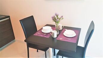 1 bed Condo With Direct Pool Access - Sleeps 2