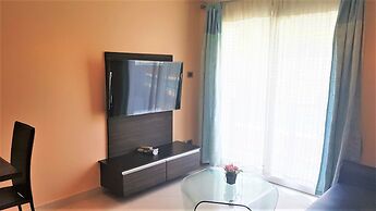 1 bed Condo With Direct Pool Access - Sleeps 2