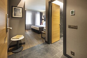 Marius Hotel