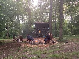 3 Guests - Pet Friendly - Grid Tree-house