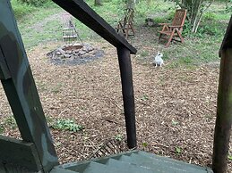 3 Guests - Pet Friendly - Grid Tree-house