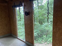 3 Guests - Pet Friendly - Grid Tree-house