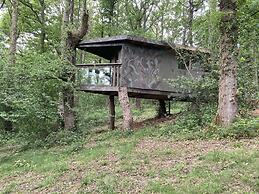 3 Guests - Pet Friendly - Grid Tree-house