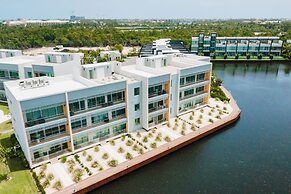 ONE Canal Point
