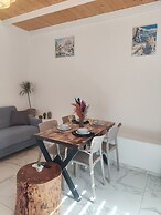 Villa Ay