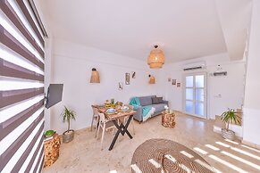 Villa Ay