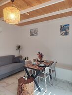 Villa Ay