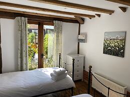 Brundish, Suffolk Barn, 2 Bed Idyllic 6 Acres