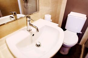 Victoria Hotel, a NuVe Group Collection