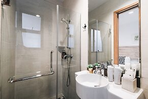 Victoria Hotel, a NuVe Group Collection