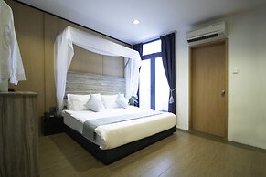 Victoria Hotel, a NuVe Group Collection