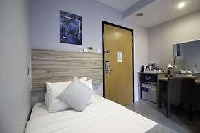 Victoria Hotel, a NuVe Group Collection