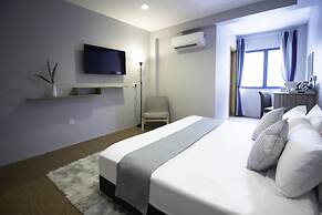 Victoria Hotel, a NuVe Group Collection