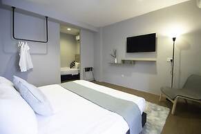 Victoria Hotel, a NuVe Group Collection