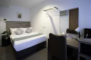 Victoria Hotel, a NuVe Group Collection