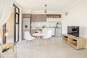 Waters Edge 705